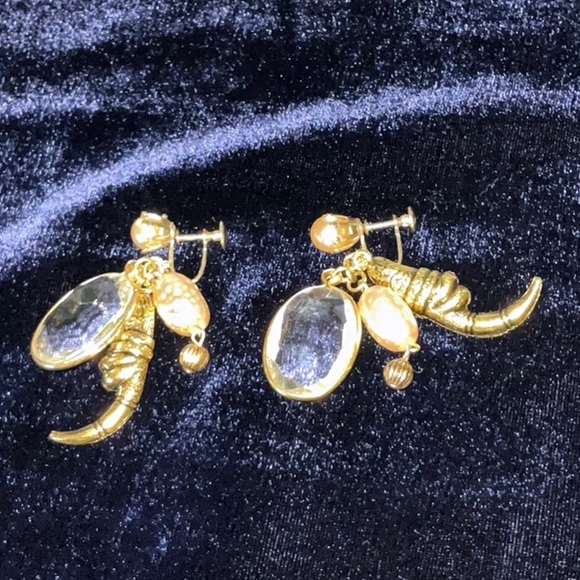 1950s - 1960s Bracelet & Screw Back Earrings With Puffy Charms & Faux Pearls - Picture 5 of 17